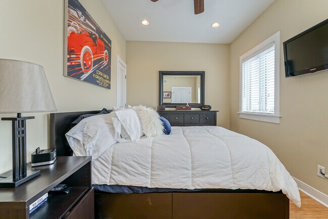 Building Photo - 1533 Fairmount Ave