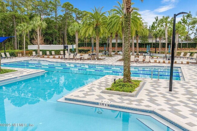 Building Photo - 10682 Aventura Dr