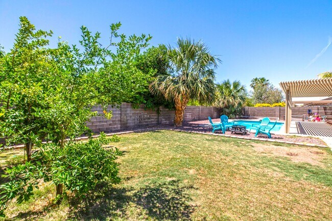 Building Photo - Pool home for rent August 1, 2025