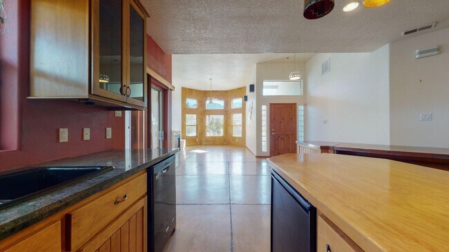 Building Photo - BEAUTIFULL 3 Bedroom  2 Bath IN THE FOOTHILLS