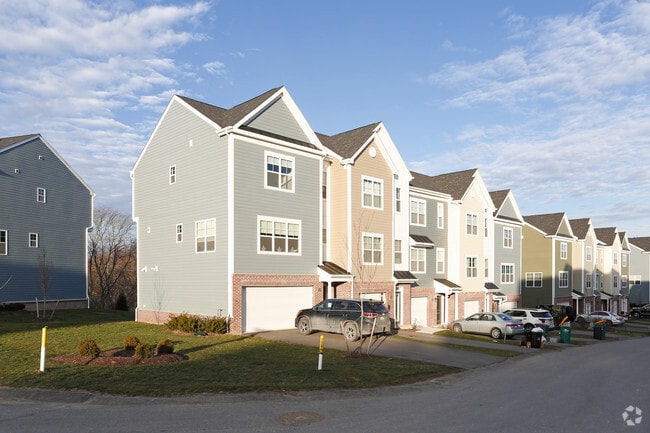 Building Photo - Highland Village