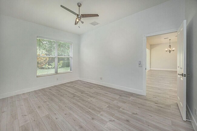 Building Photo - 8593 Wakefield Dr