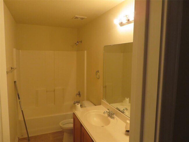 Building Photo - 3633 Hawk View St