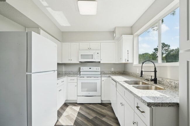 Building Photo - 8412 Avenue L