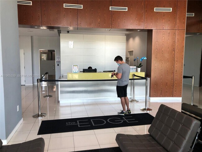 Building Photo - 300 S Australian Ave