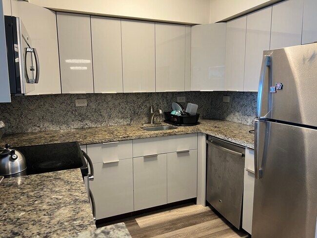 Kitchen - 1500 Bay Rd