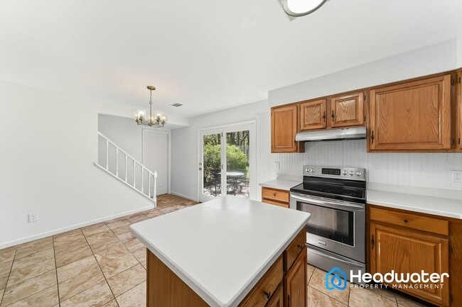 Building Photo - House for Rent in Coatesville