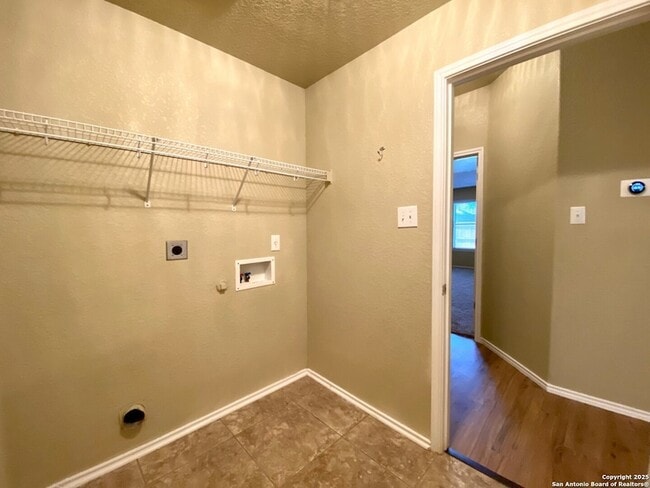 Building Photo - 12647 Point Summit