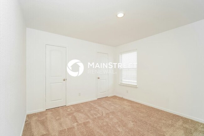Building Photo - 3 Bedroom Pet-Friendly Home in New Braunfels, TX with Main Street Renewal