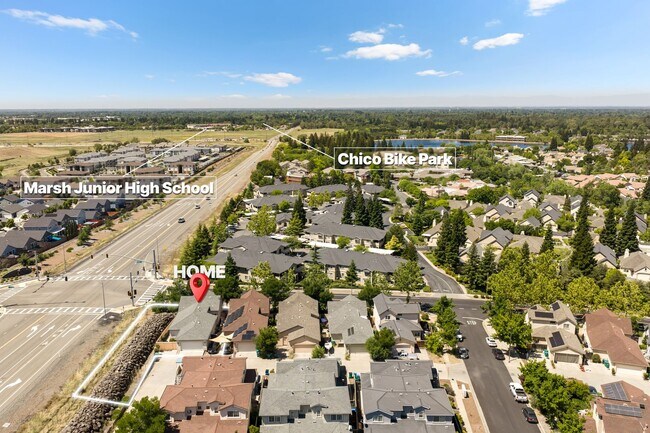 Building Photo - 1459 Yosemite Dr