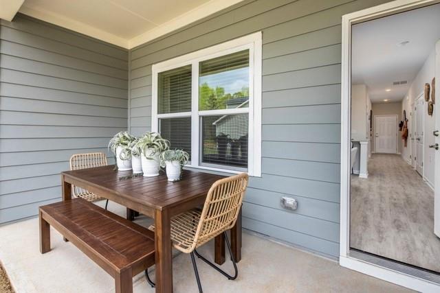 Building Photo - 245 Fox Run Dr