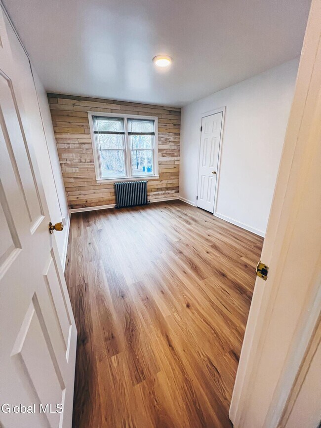 Building Photo - 92D Columbia Turnpike