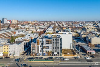 Building Photo - 629 W Girard Ave