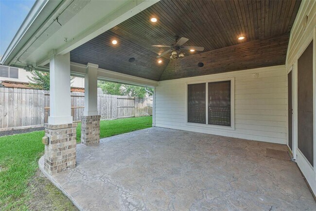 Building Photo - 20942 Wind Field Ln