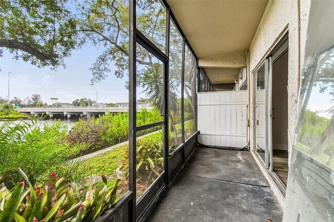 Building Photo - 9001 Tudor Dr