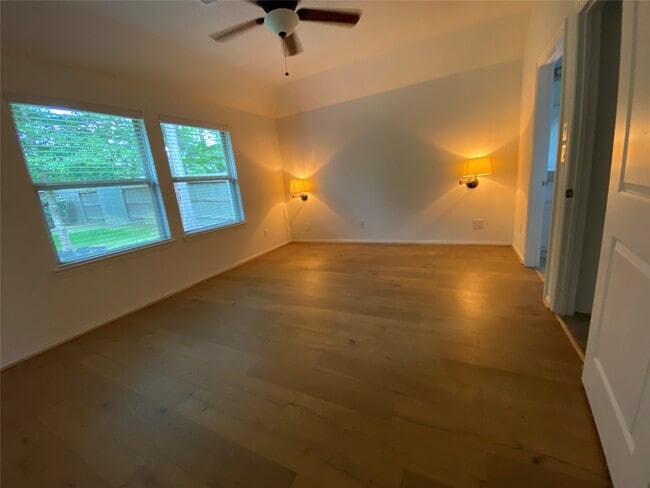 Building Photo - 210 Emory Birch