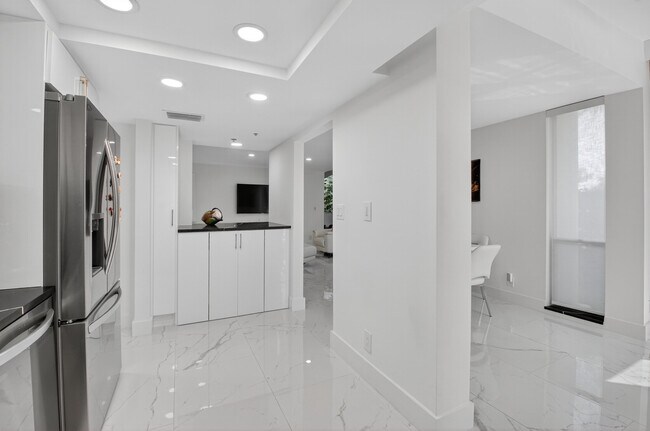 Building Photo - 1615 Bridgewood Dr