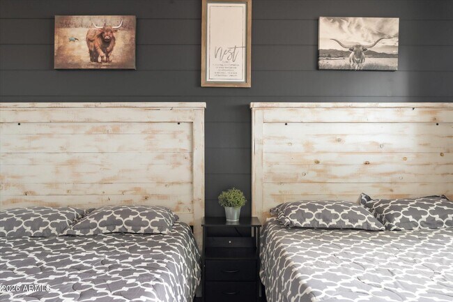 Building Photo - 423 N 73rd Pl