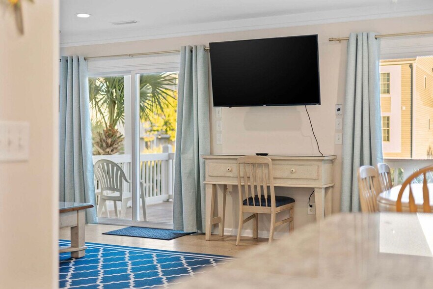 Building Photo - 113A S Yaupon Dr