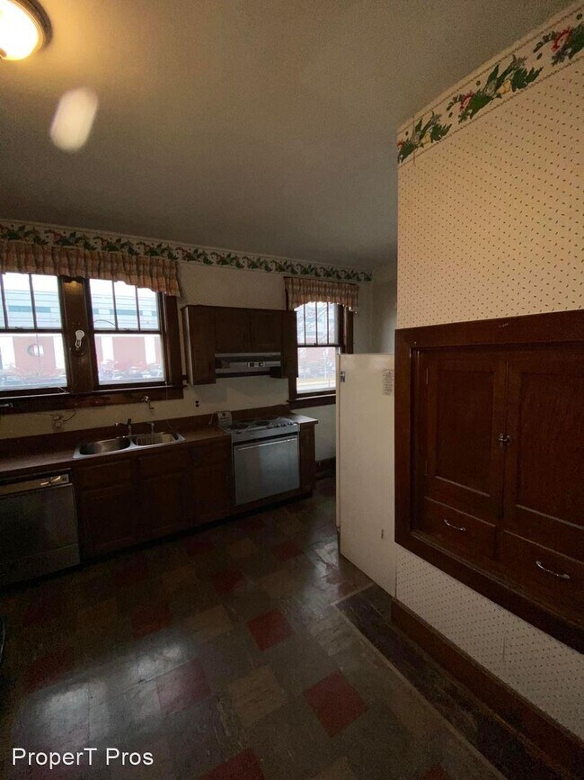 Building Photo - 4 br, 3 bath House - 802 West Franklin Street