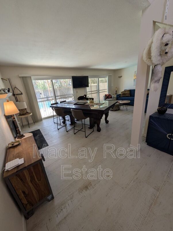 Building Photo - 9223 S 45th Pl