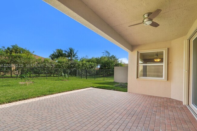 Building Photo - 8185 Fiera Ridge Dr