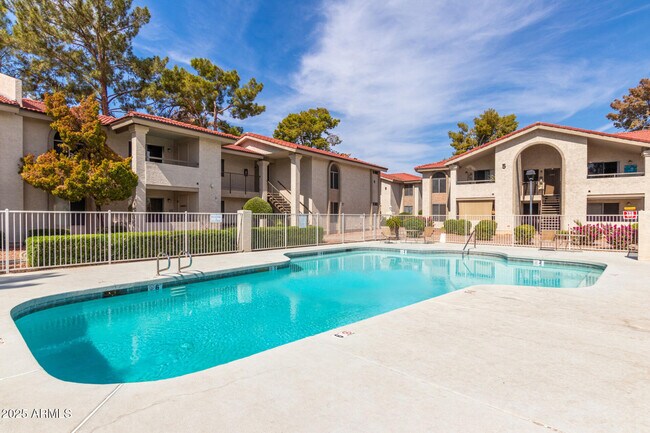 Building Photo - 10610 S 48th St