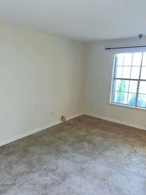 Building Photo - 1050 Crystal Way