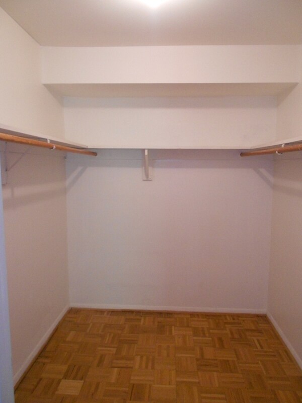 Building Photo - 325 Homeland Southway