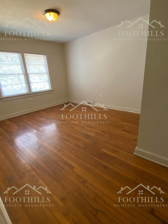 Building Photo - 326 W Fredericks St