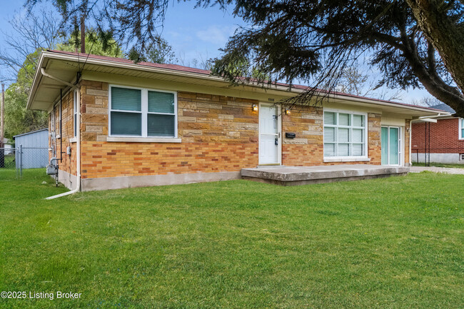 Building Photo - 5505 W Pages Ln