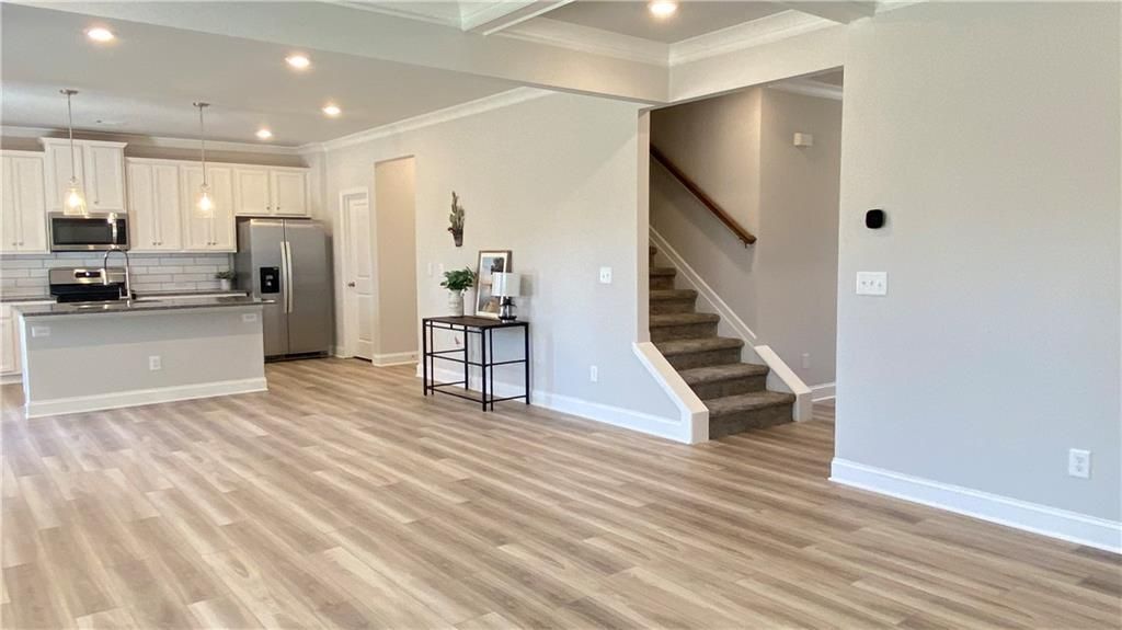 Building Photo - 4570 Silver Oak Dr SW