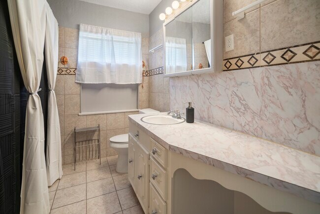 Building Photo - 3608 Wheeler Ave