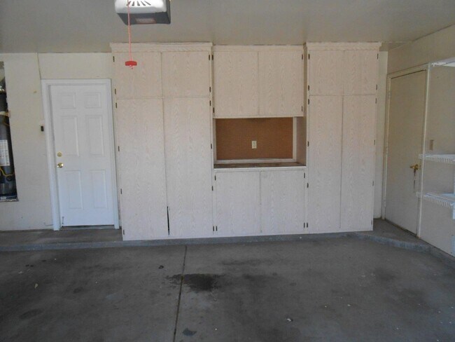 Building Photo - Beautiful 3 Bedroom home in Henderson
