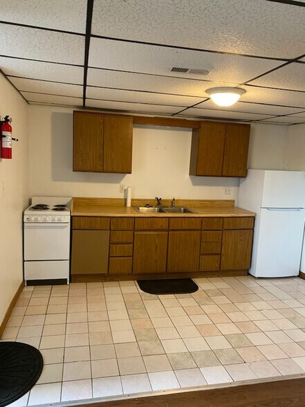 Building Photo - 1322 W Main St