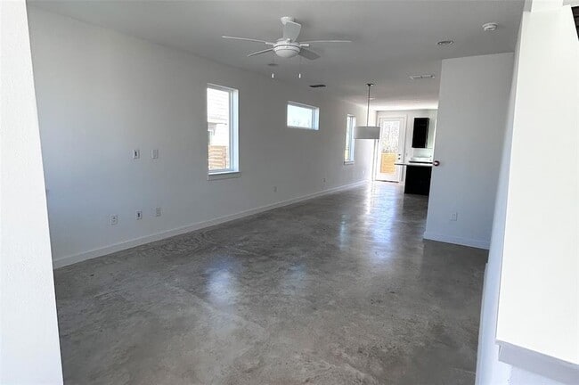 Building Photo - 1191 Sarabeth Way