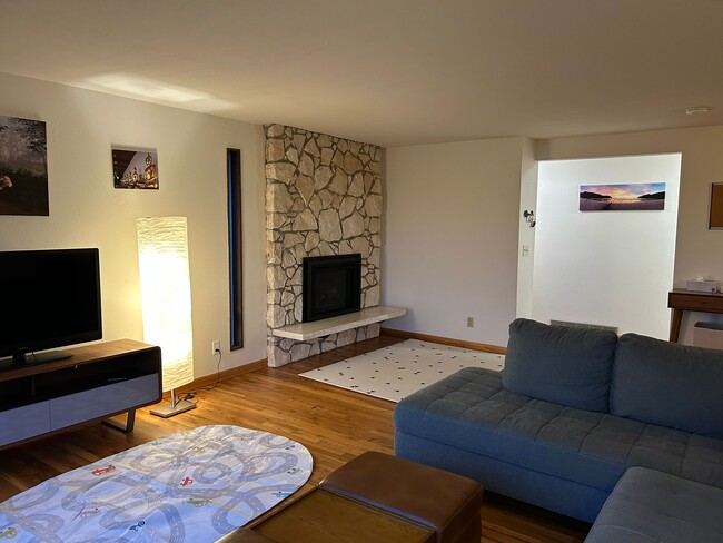 living room-fireplace - 1526 NE 98th St