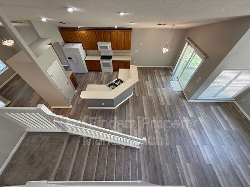 Building Photo - 830 S Lilac Loop