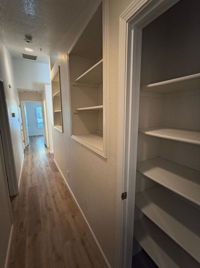 Building Photo - Brand New Flooring and FRESH Paint - SPACIOUS 3 BEDROOM HOUSE IN LIVERMORE!!!