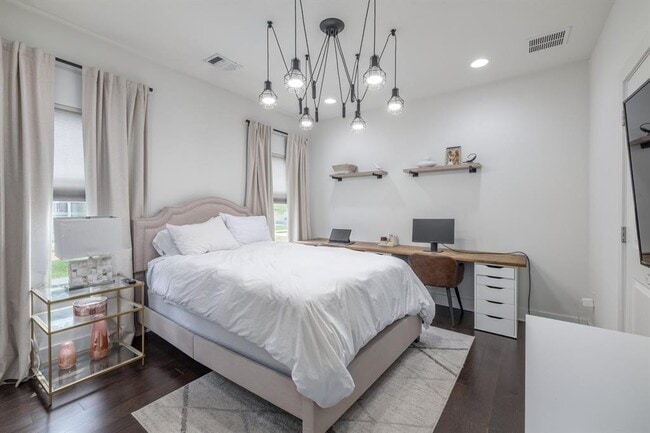 Building Photo - 2705 Halcyon Dr