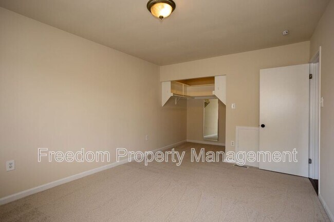 Building Photo - 9327 Woodlea Ct