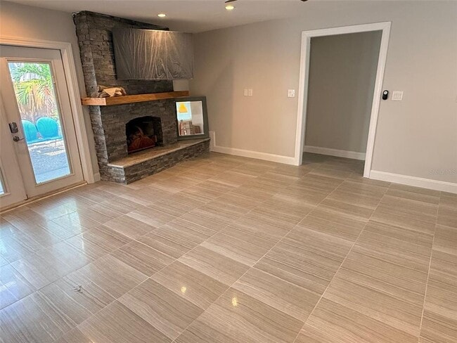 Building Photo - 2802 Pass a Grille Way