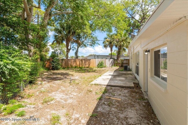 Building Photo - 1104 Azalea Ln