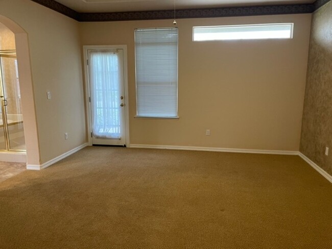 Building Photo - Turnkey Home, Ready For New Occupants!