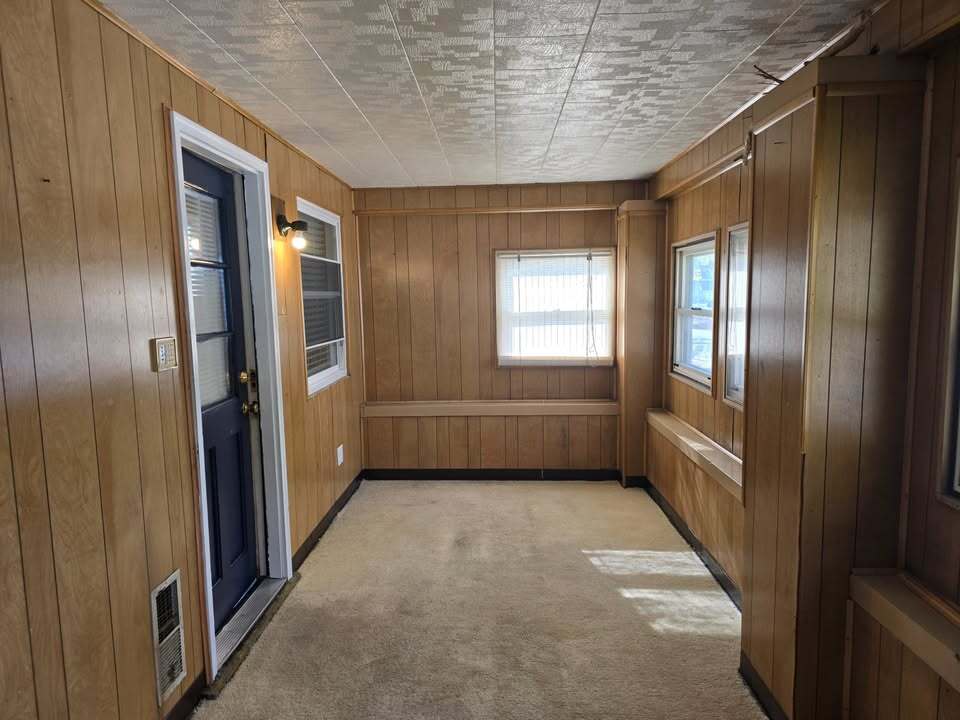 Building Photo - 709 N Drexel Ave