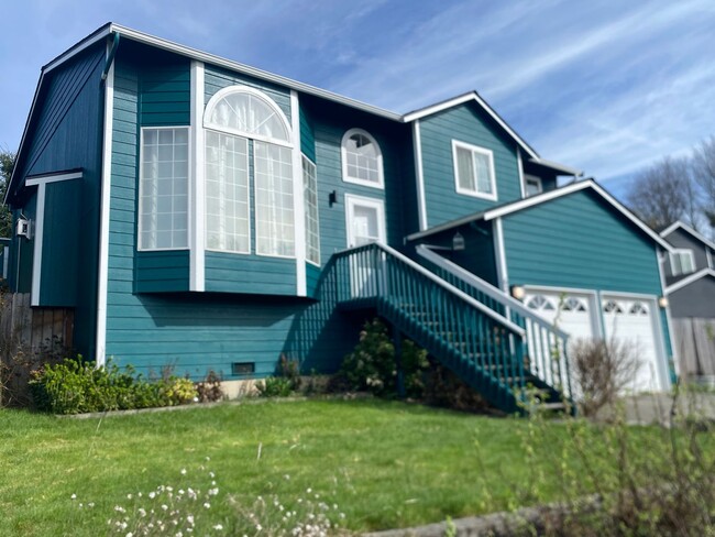 Building Photo - OPEN HOUSE SATURDAY 5/3/25 FROM 1:00-3:00 ...