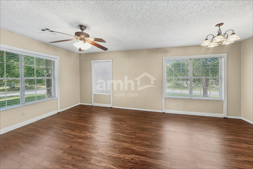 Building Photo - 1474 Lodgepole Dr