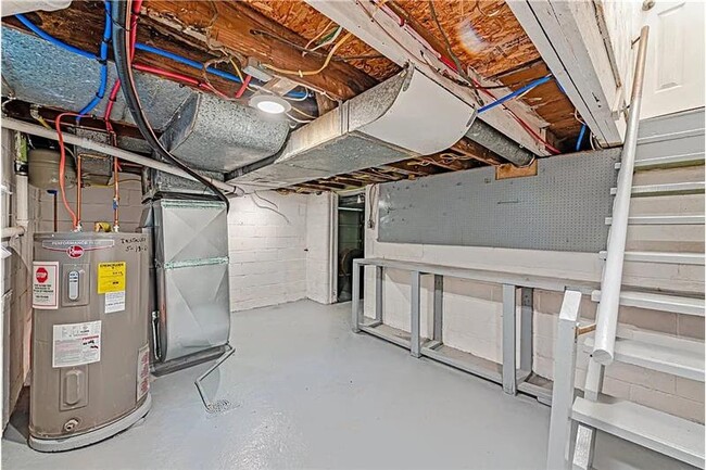 Building Photo - 4205 Stanton Ave