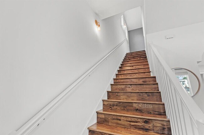 Building Photo - 3206 Garden Villa Ln