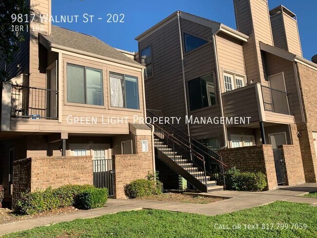 Primary Photo - 9817 Walnut St